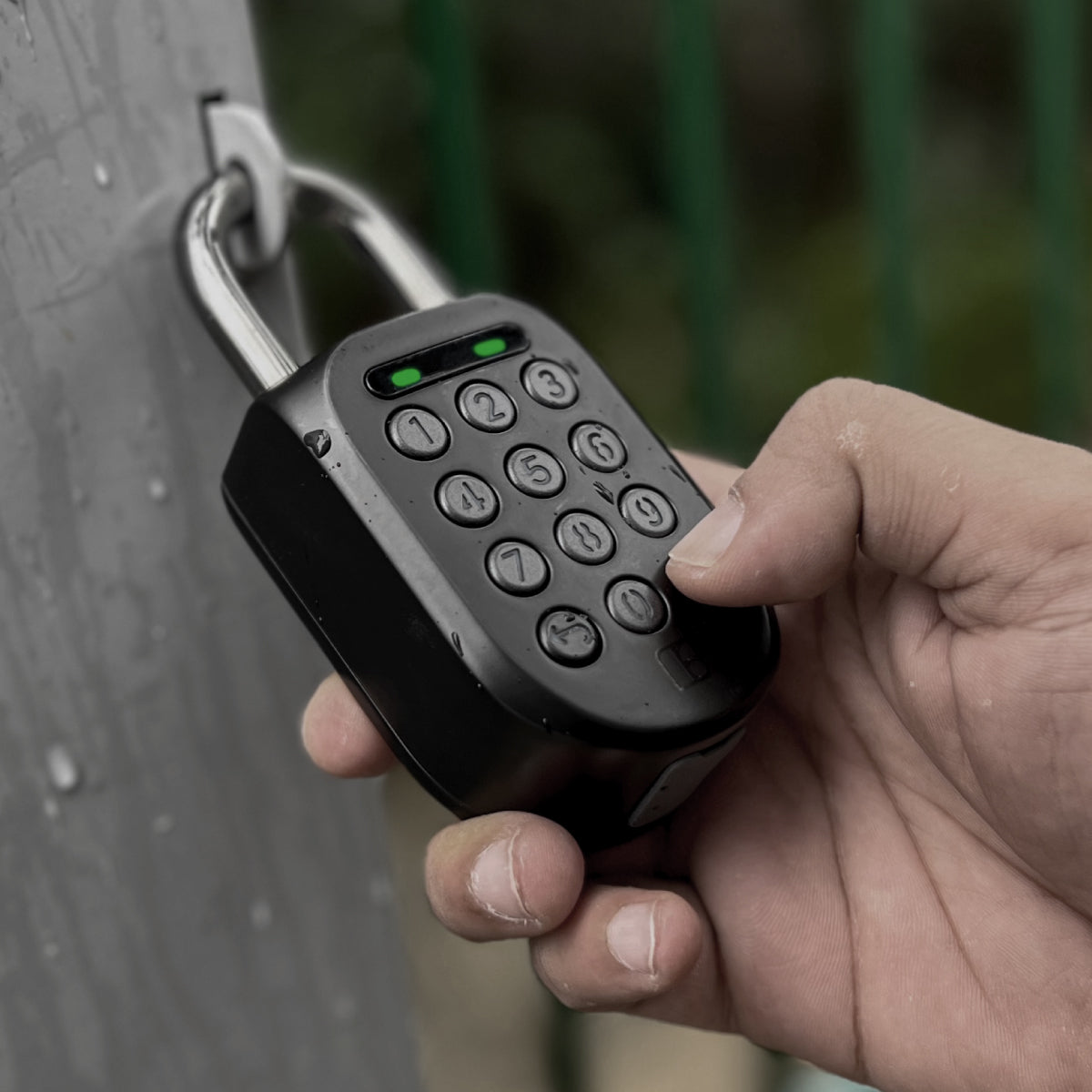 Candado para locker con acceso vía app, llaves digitales y código PIN Igloohome Padlock Lite