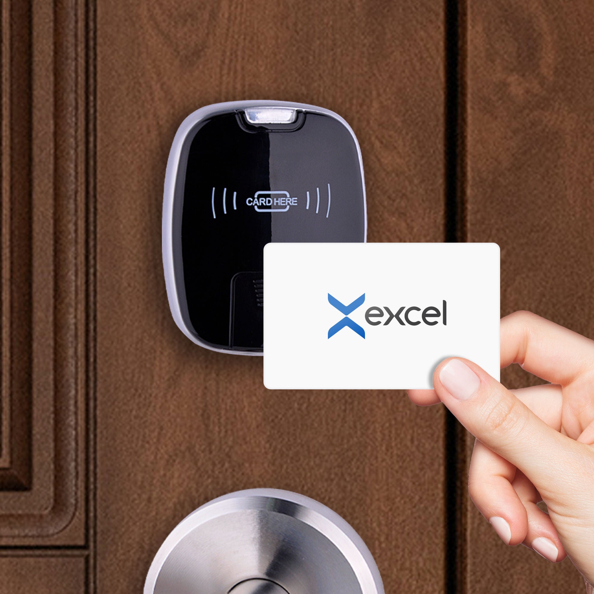Lector de tarjeta RFID de la cerradura Excel 6100 instalada en puerta de hotel